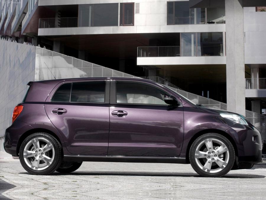  Toyota Urban Cruiser 2008 года  (фото 24 из 31)